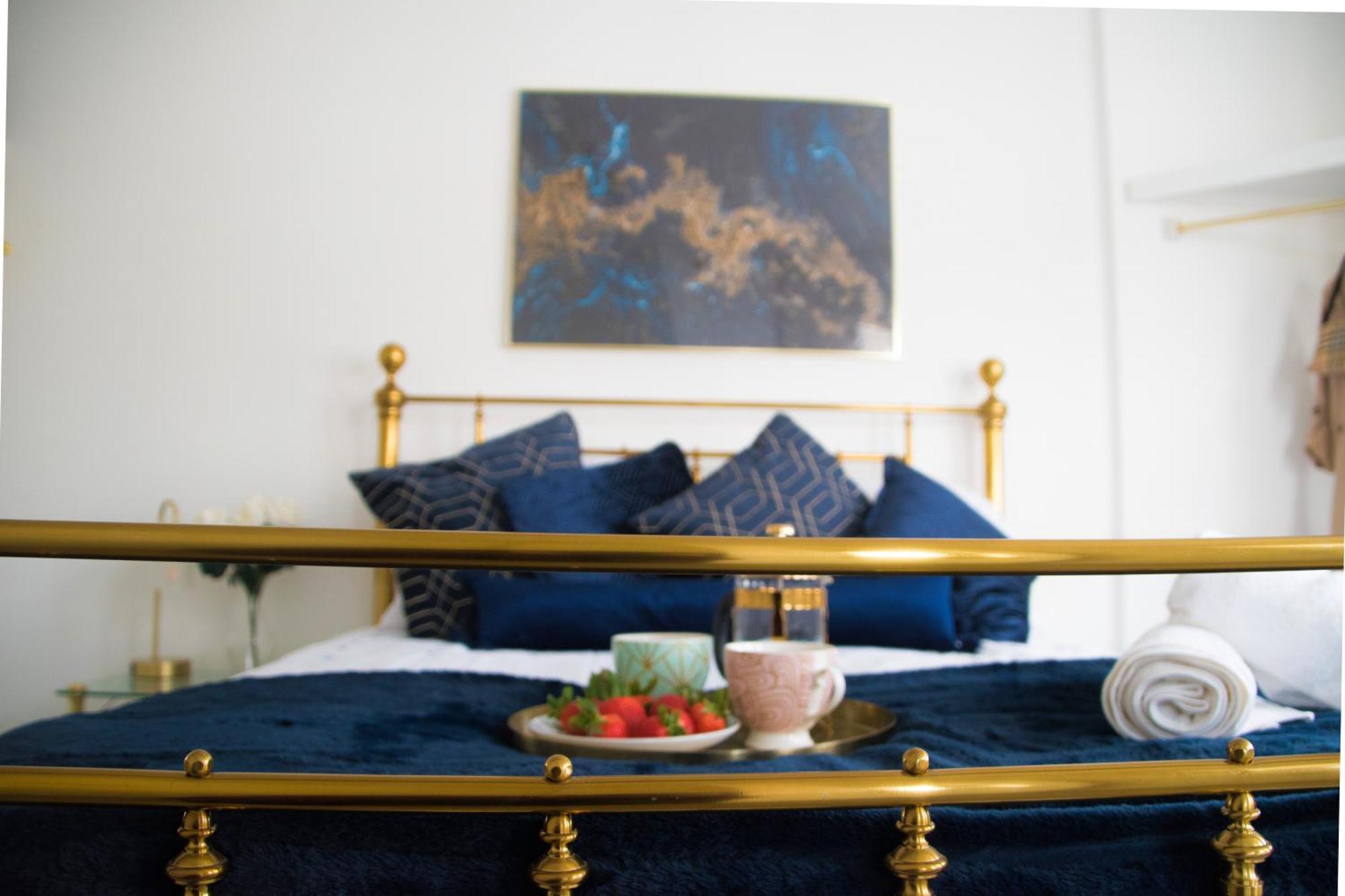 Modern Town Centre Flat - Free Shared Parking, King Size Bed, 5 Minutes Walk To Beach 伯恩茅斯 外观 照片