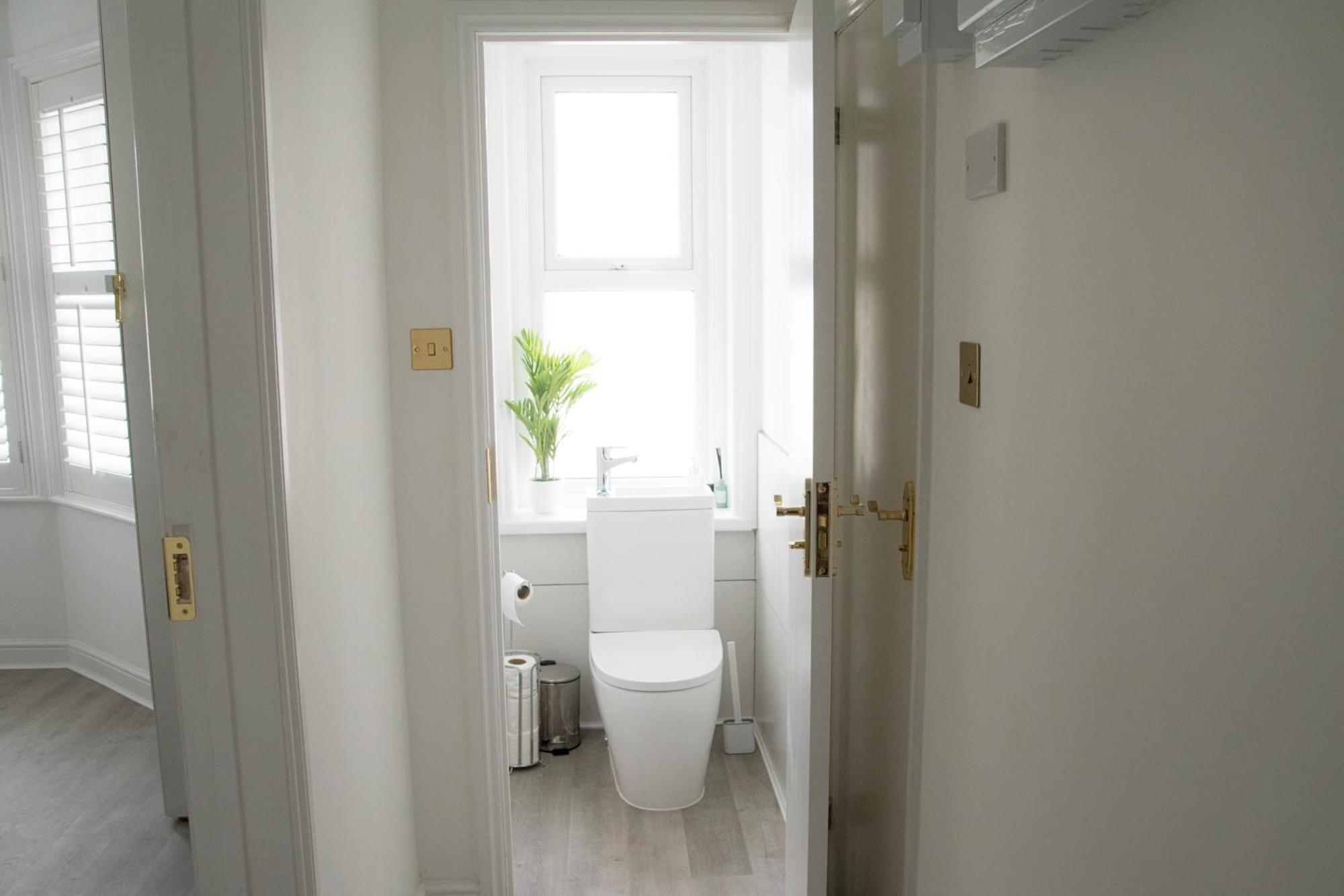 Modern Town Centre Flat - Free Shared Parking, King Size Bed, 5 Minutes Walk To Beach 伯恩茅斯 外观 照片