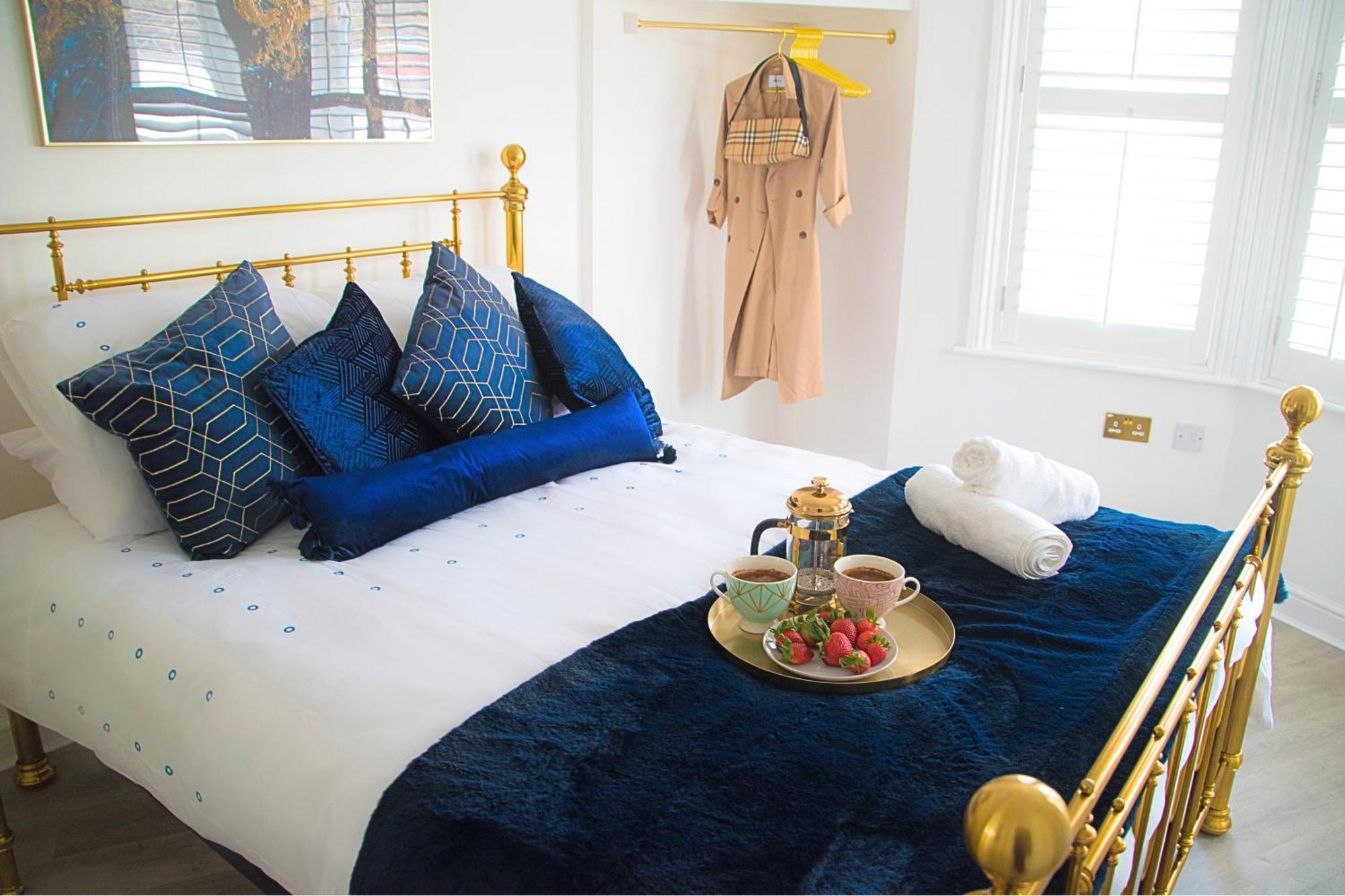 Modern Town Centre Flat - Free Shared Parking, King Size Bed, 5 Minutes Walk To Beach 伯恩茅斯 外观 照片