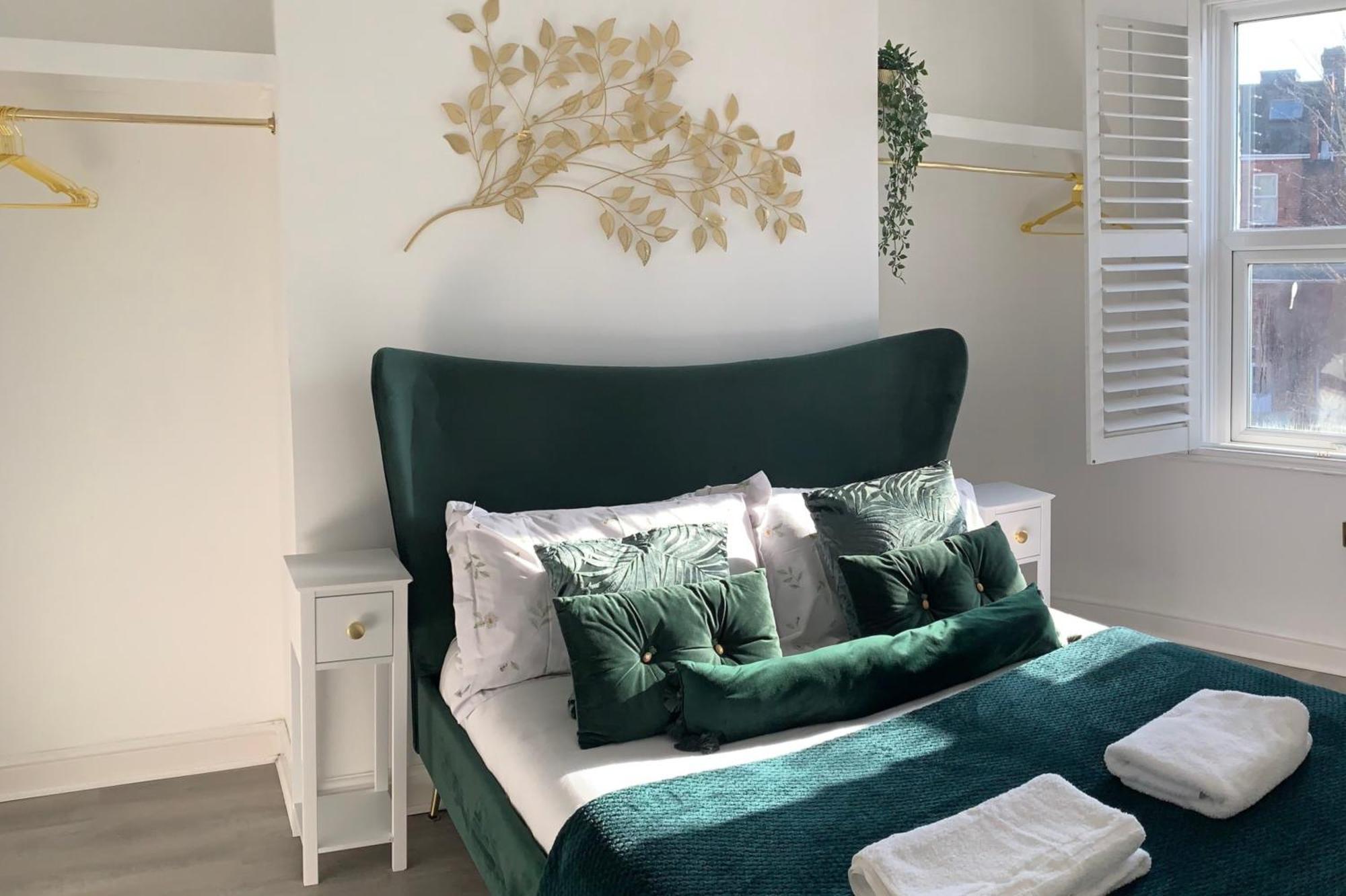 Modern Town Centre Flat - Free Shared Parking, King Size Bed, 5 Minutes Walk To Beach 伯恩茅斯 外观 照片